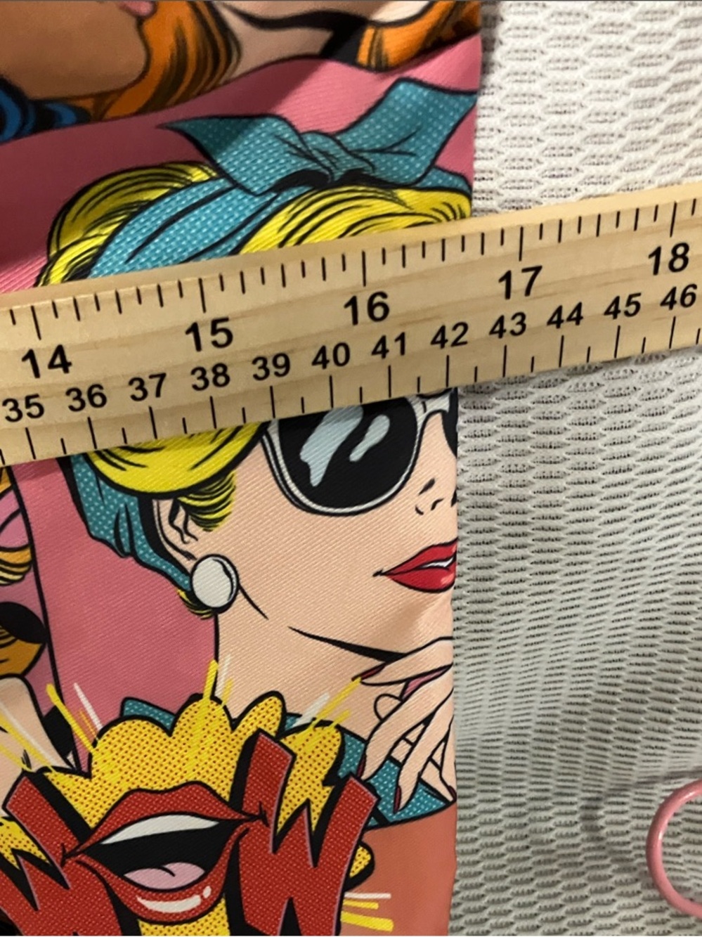 Estee Lauder Pop Art Comic Tote with Lavender Handles - Picture 8 of 8
